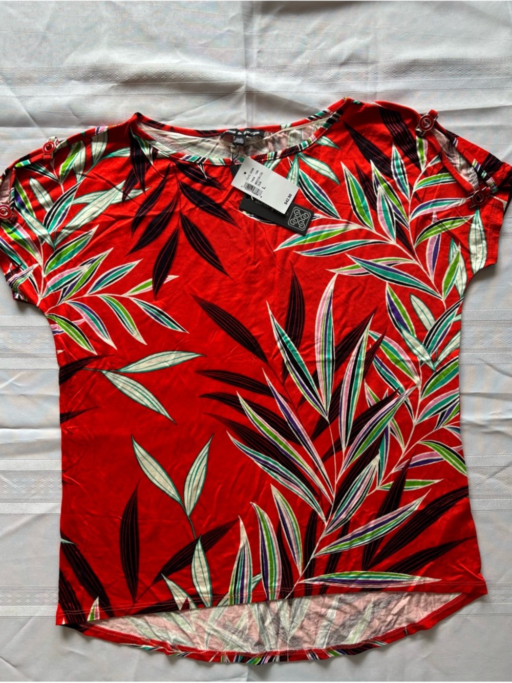 ☀️ 3 for $25 Cable & Gauge Red Tropical Leaf Short Sleeve Tee w/ Shoulder Detail
